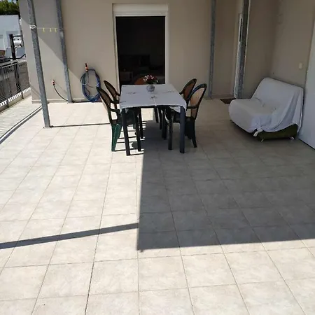 Sea Center Apartment